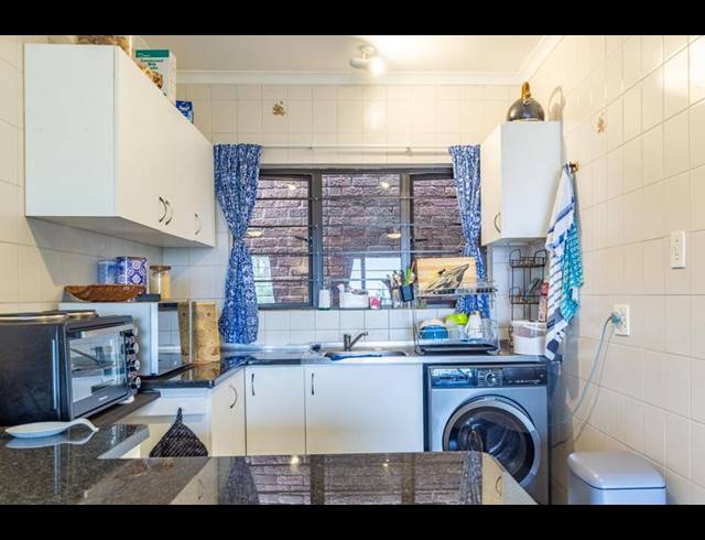 2 BEDROOM APARTMENT FOR SALE IN CLARENDON